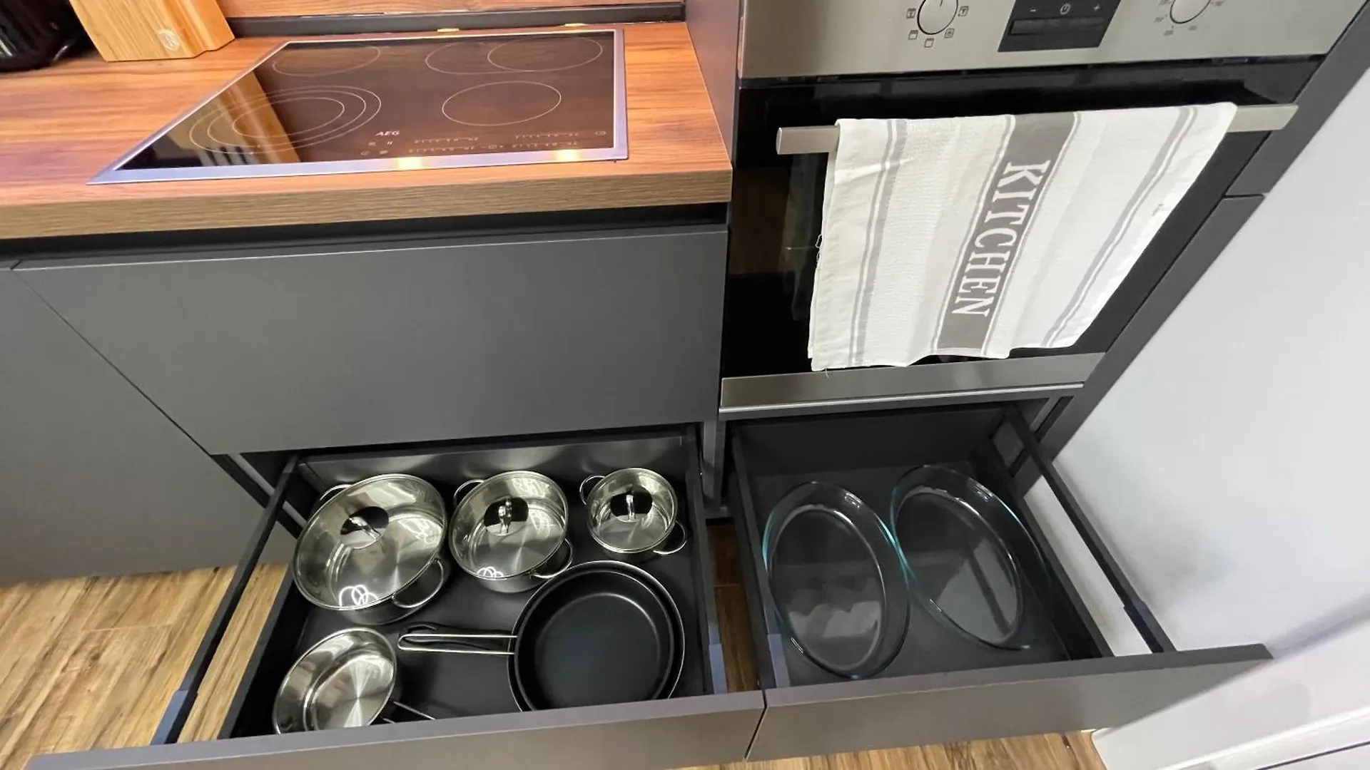 Тони Апартмент Apartment Burgas